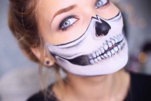03-halloween-makeup-skull